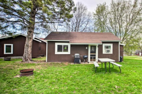 Micro Cabin with Fire Pit about 6 Mi to Movil Maze